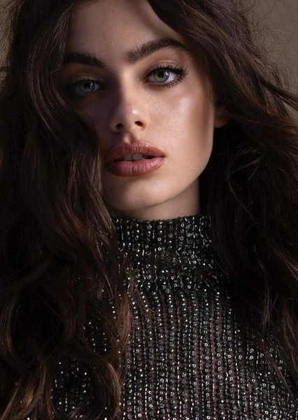 Yael Shelbia photo