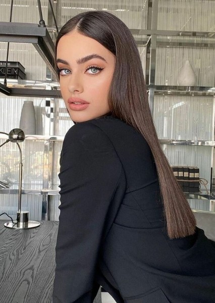 Yael Shelbia photo