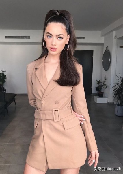 Yael Shelbia photo