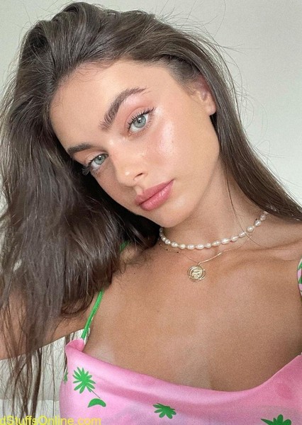 Yael Shelbia photo