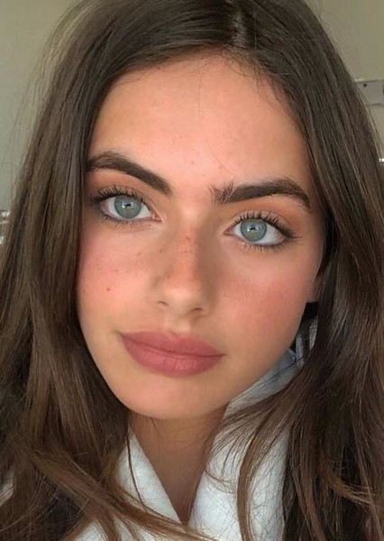 Yael Shelbia photo