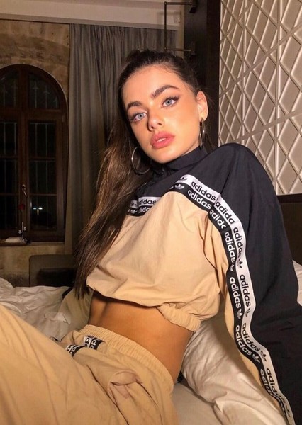 Yael Shelbia photo