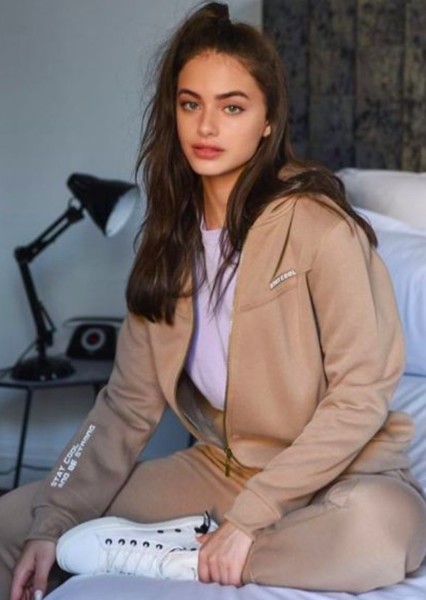 Yael Shelbia photo