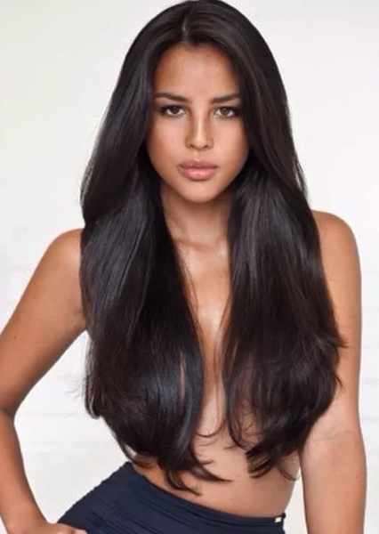 Yanna Lavigne photo