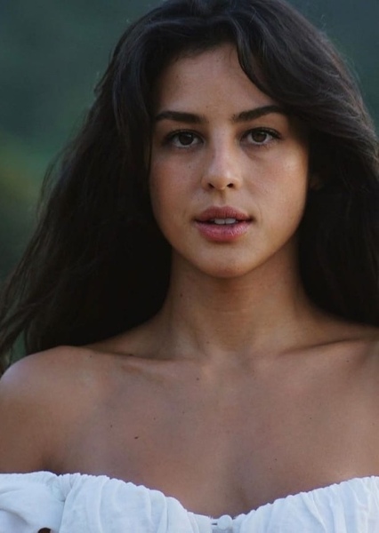 Yanna Lavigne