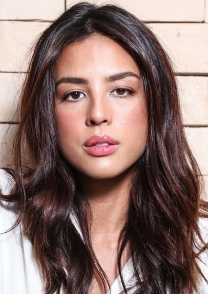 Yanna Lavigne photo