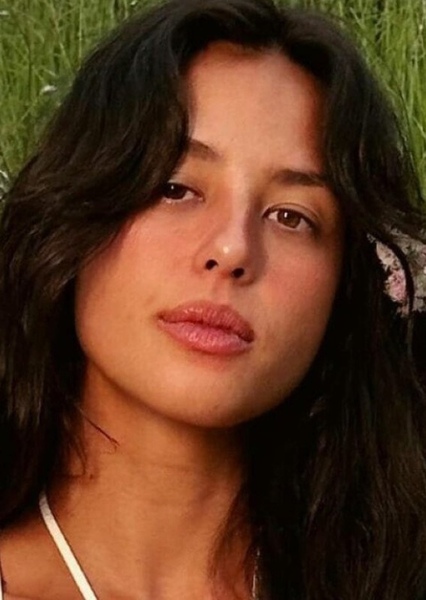Yanna Lavigne photo