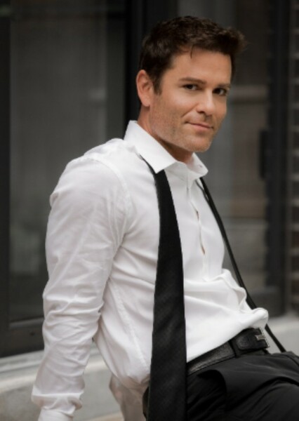 Yannick Bisson photo