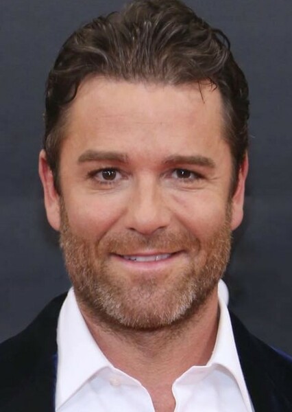 Yannick Bisson photo