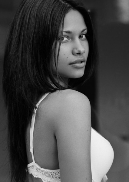 Yara Khmidan photo
