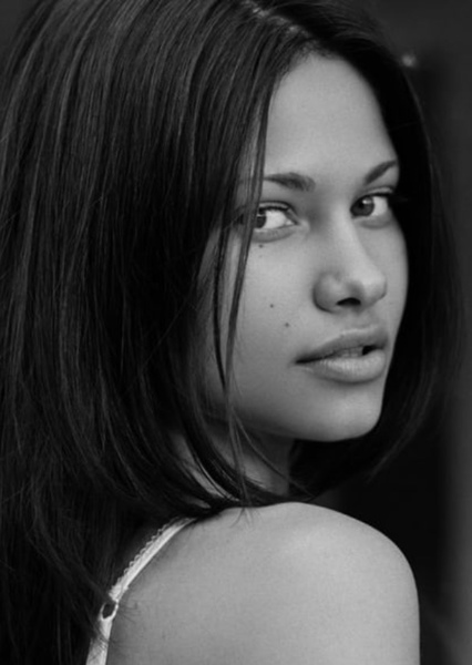 Yara Khmidan photo