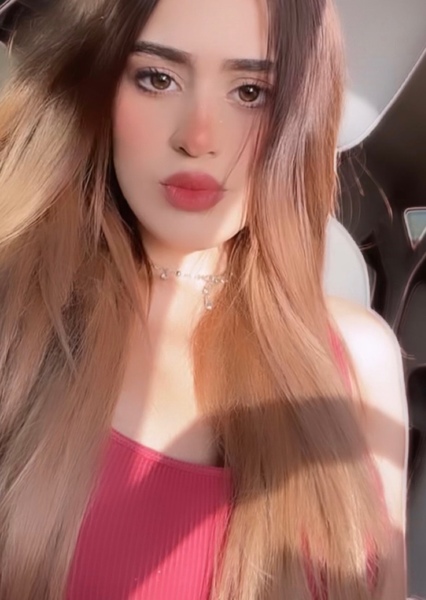 Yaretzie Hernandez photo
