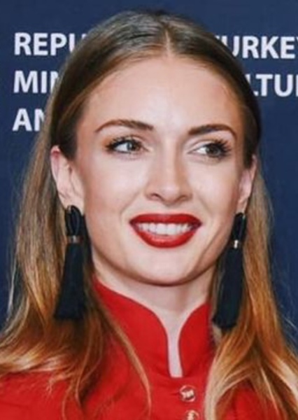 Yasemin Kay Allen photo
