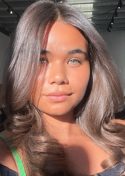 Yasmin Honeychurch photo