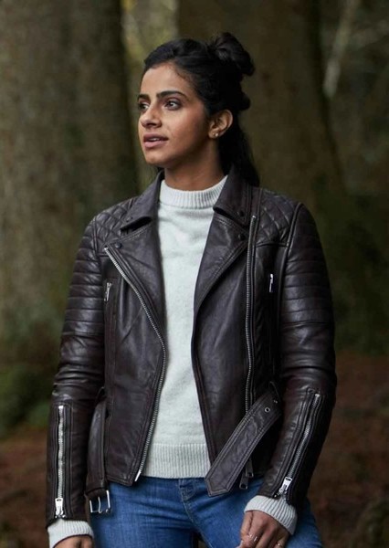 Yasmin Khan photo