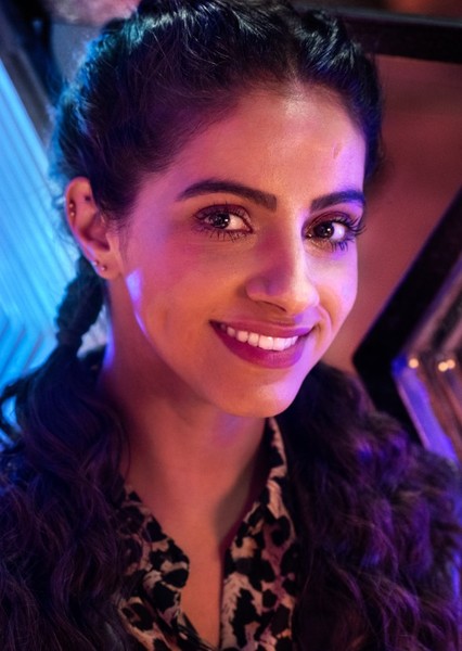 Yasmin Khan photo