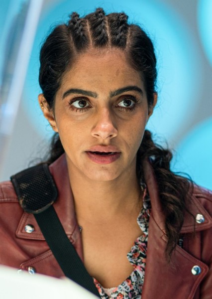 Yasmin Khan photo