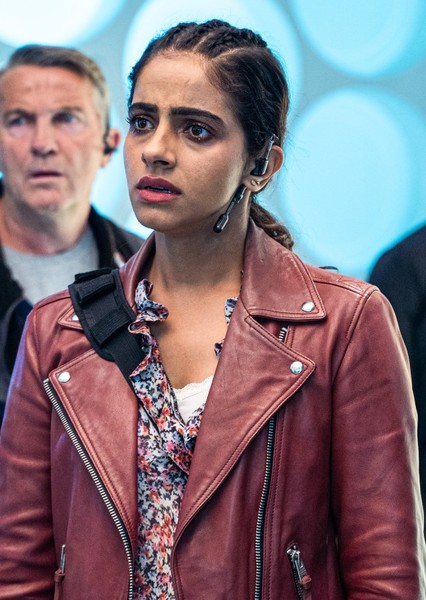 Yasmin Khan photo