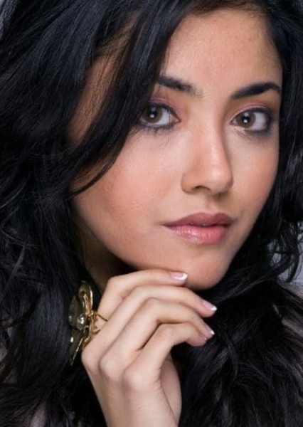 Yasmine Al-Bustami photo