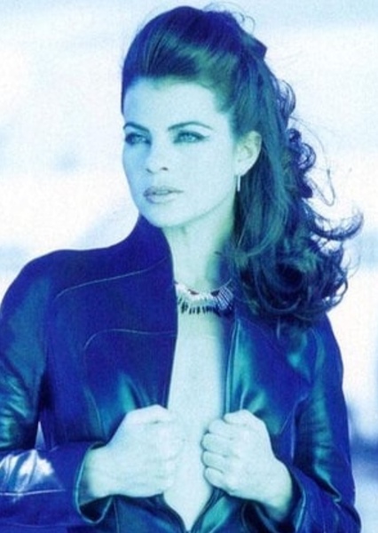 Yasmine Bleeth photo