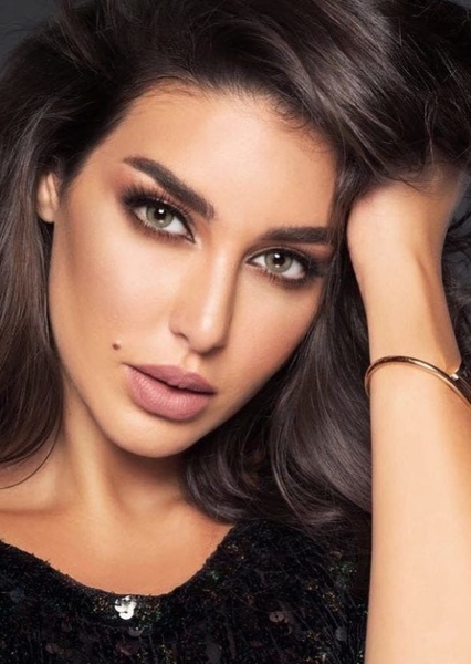 Yasmine Sabry photo