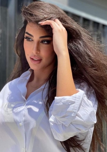 Yasmine Sabry photo