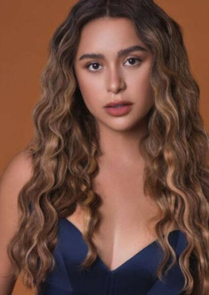 Yassi Pressman photo
