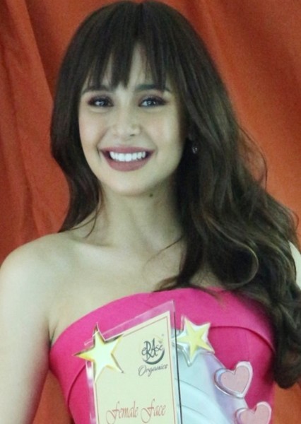 Yassi Pressman photo