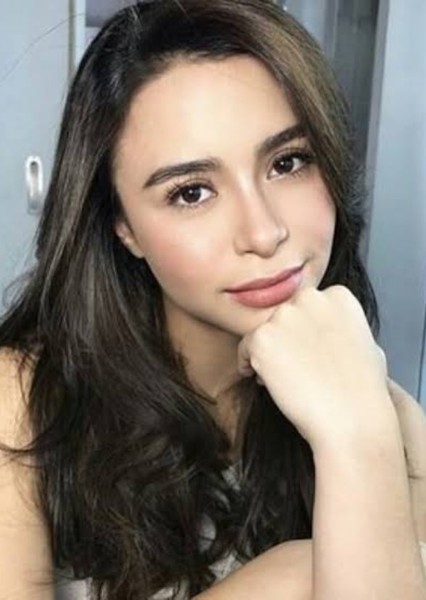 Yassi Pressman photo