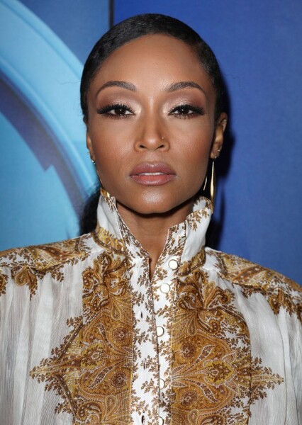 Yaya DaCosta photo