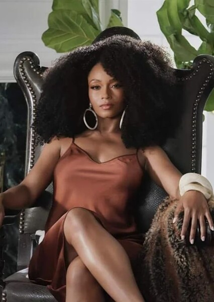 Yaya DaCosta photo