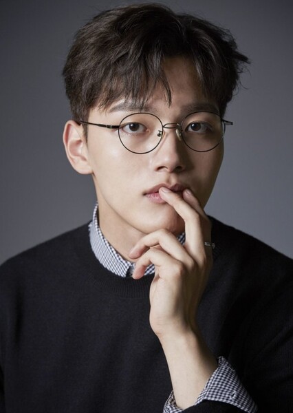 Yeo Jin-goo photo