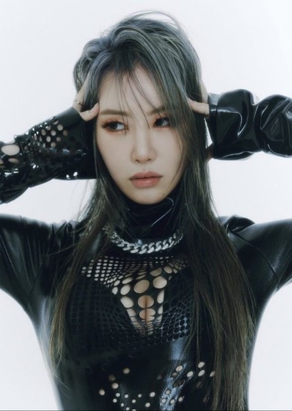 Yezi (Lee Ye-ji)