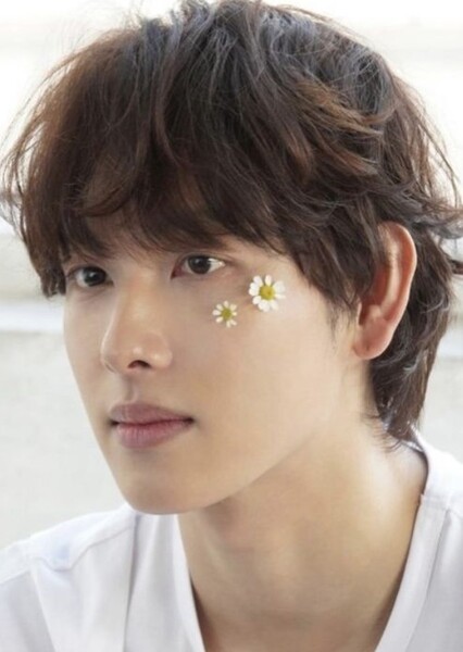 Yim Si-wan photo
