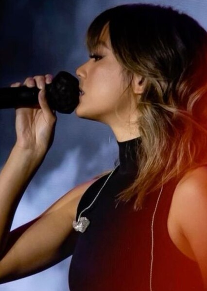Ylona Garcia photo