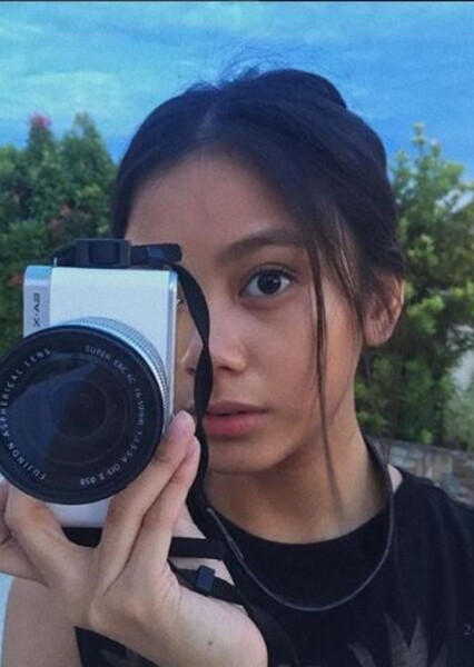 Ylona Garcia photo