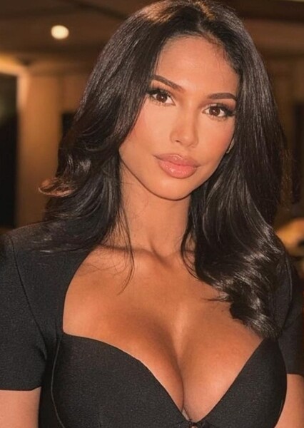 Yomely Fernandez photo