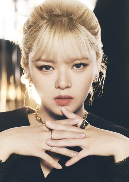 Yoo Jeongyeon photo