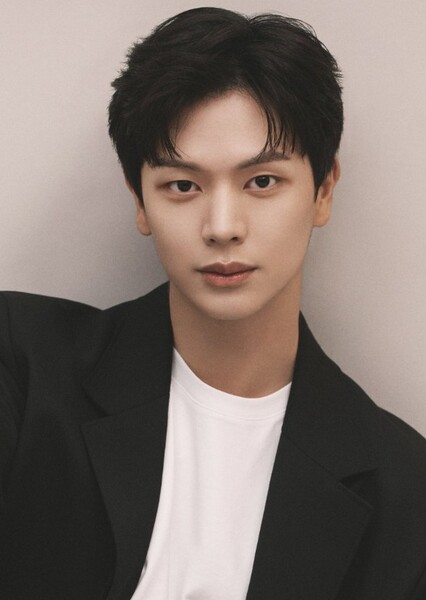 Yook Sung-jae photo
