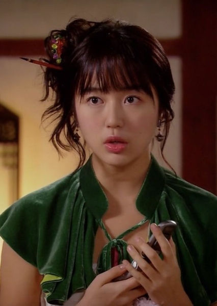 Yoon Eun-hye photo