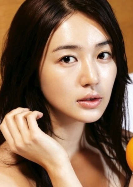 Yoon Eun-hye photo