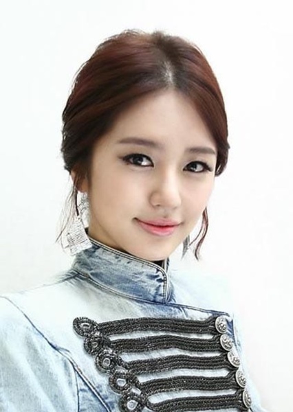 Yoon Eun-hye photo