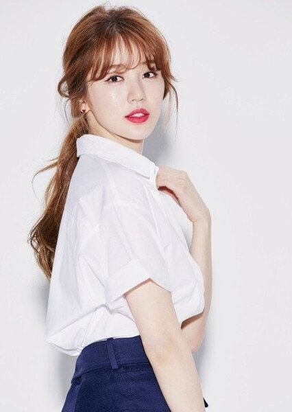 Yoon Eun-hye photo