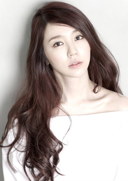 Yoon Eun-hye photo