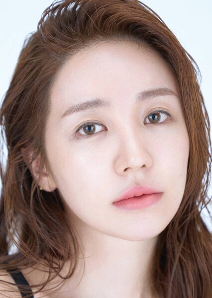 Yoon Eun-hye photo