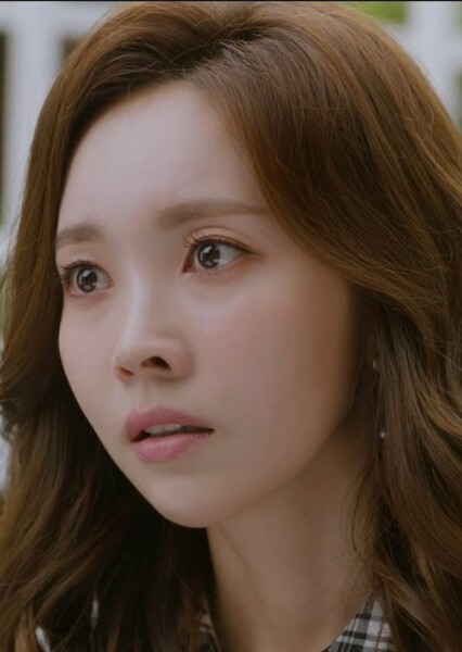 Yoon Joo-hee photo