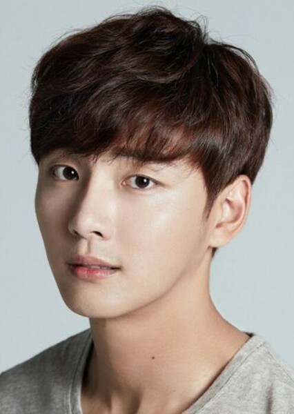 Yoon Shi-yoon photo