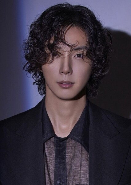 Yoon Shi-yoon photo