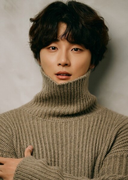 Yoon Shi-yoon photo