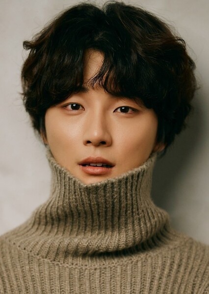 Yoon Shi-yoon photo